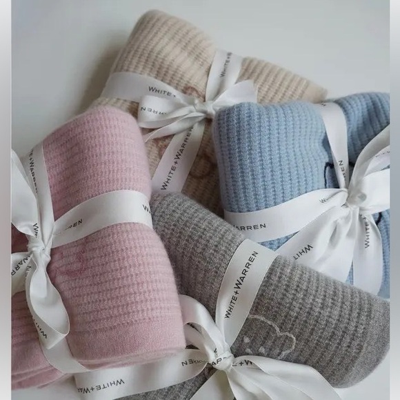 White + Warren Baby Cashmere Blanket Gray Embroidered Bear 100% Cashmere - Picture 2 of 4